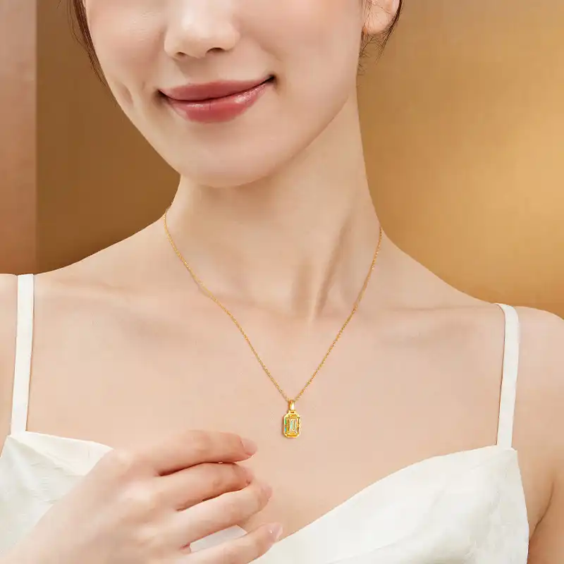 六福珠寶黃金吊墜 - "冰·鑽方糖"999足金吊墜