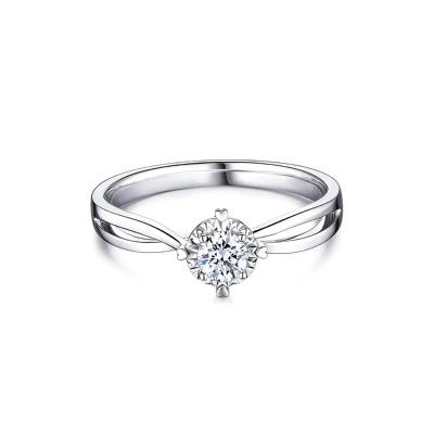 六福珠寶Wedding | 婚嫁系列18K白金戒指 - 心形18K金(白色)鑽石戒指(放閃車花工藝)