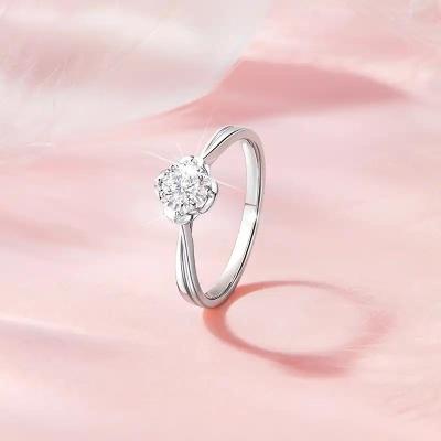 六福珠宝18K金戒指 - "简约花朵"18K金(白色)钻石戒指(放闪车花工艺)