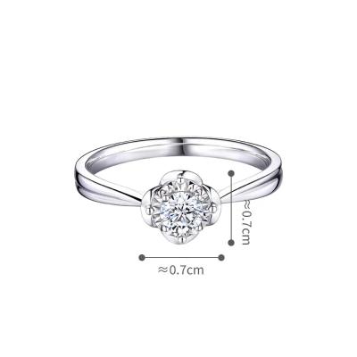 六福珠宝18K金戒指 - "简约花朵"18K金(白色)钻石戒指(放闪车花工艺)