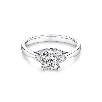 六福珠寶Wedding | 婚嫁系列18K金戒指 - "光影密語"18K金(白色)鑽石戒指