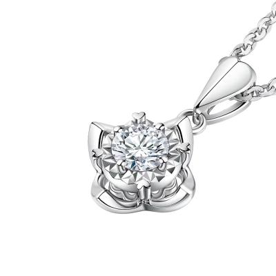六福珠宝18K金吊坠 - "爱的花蕾"18K金(白色)钻石吊坠(放闪车花工艺)