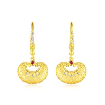 六福珠寶黃金耳環 - “如心「鎖」願”999.9黃金紅寶石鑽石耳環