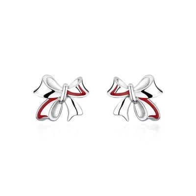 六福珠宝铂金耳环 - "结•爱"950铂金珐瑯耳环